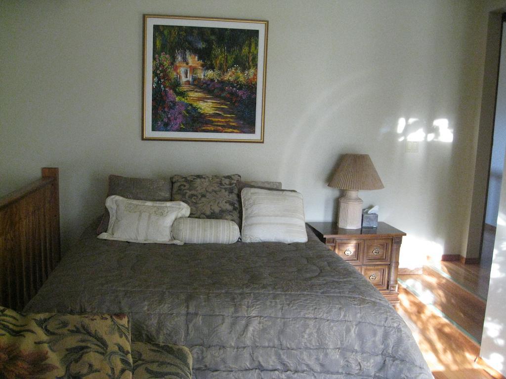 Mcdougall Lane Bed & Breakfast Drumheller Exterior photo