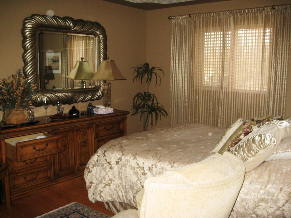 Mcdougall Lane Bed & Breakfast Drumheller Exterior photo