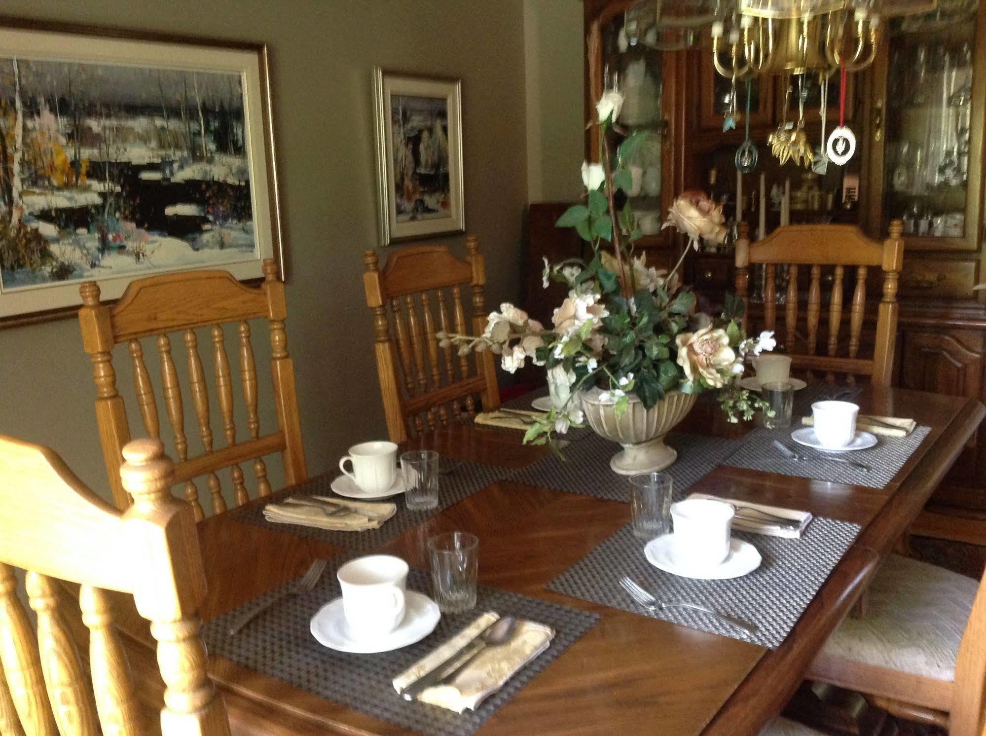 Mcdougall Lane Bed & Breakfast Drumheller Exterior photo